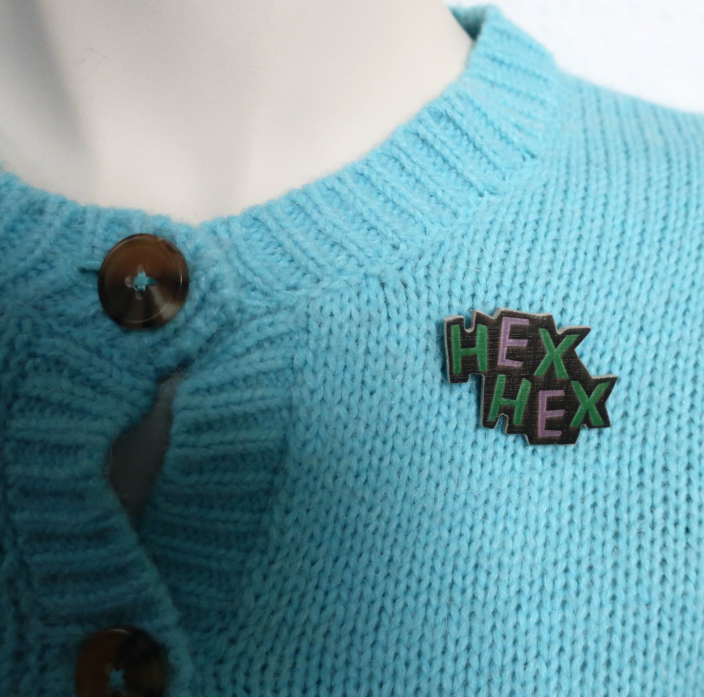 Brosche 'Hex Hex'