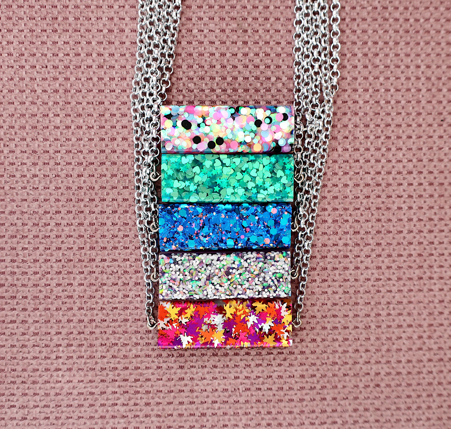 Kette mit Glitzerblock