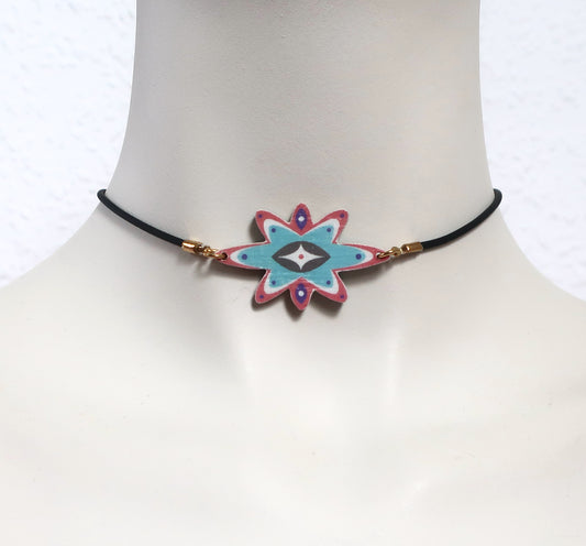 Schwarzer Kautschukchoker mit Sternen-Charm